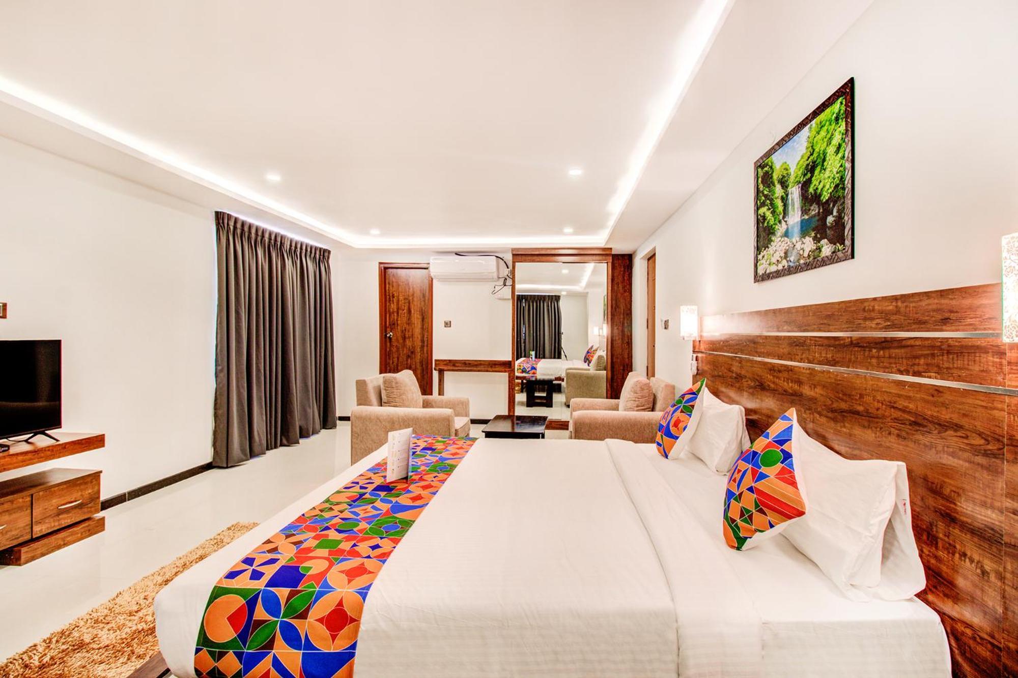 Fabhotel The Royal Suites - Nr Gopalan Innovation Mall Bangalore Extérieur photo